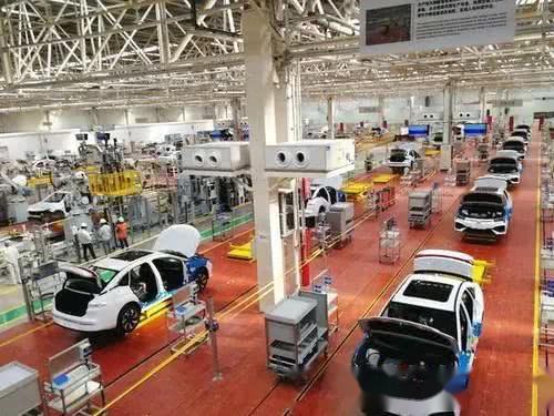 30萬(wàn)級(jí)國(guó)產(chǎn)高端SUV，納米材料與安全之考 剛買(mǎi)7天就起火，市場(chǎng)熱度能否承受質(zhì)量拷問(wèn)？